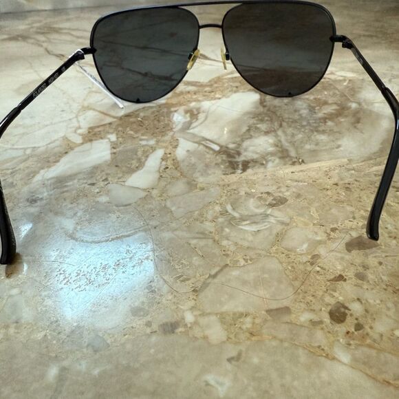 Quay Australia High Key Black
polarized Aviator Sunglasses NWT - Picture 7 of 10